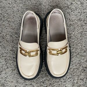 Elegant Cream Loafers with Gold Accent